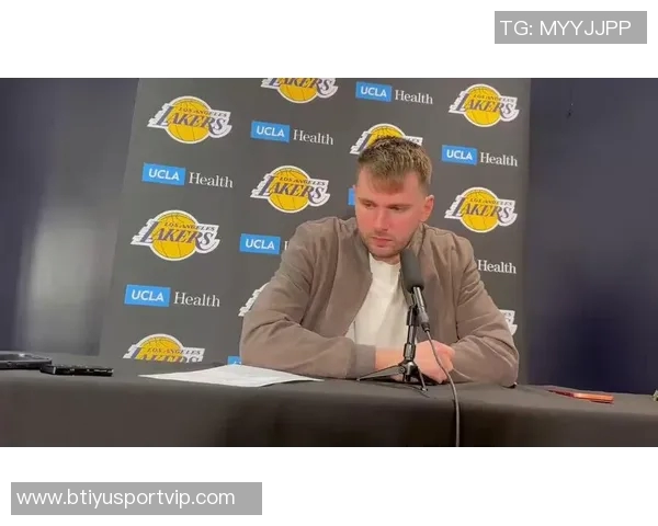 东契奇谈球队进攻体系每个人都感到舒适与默契